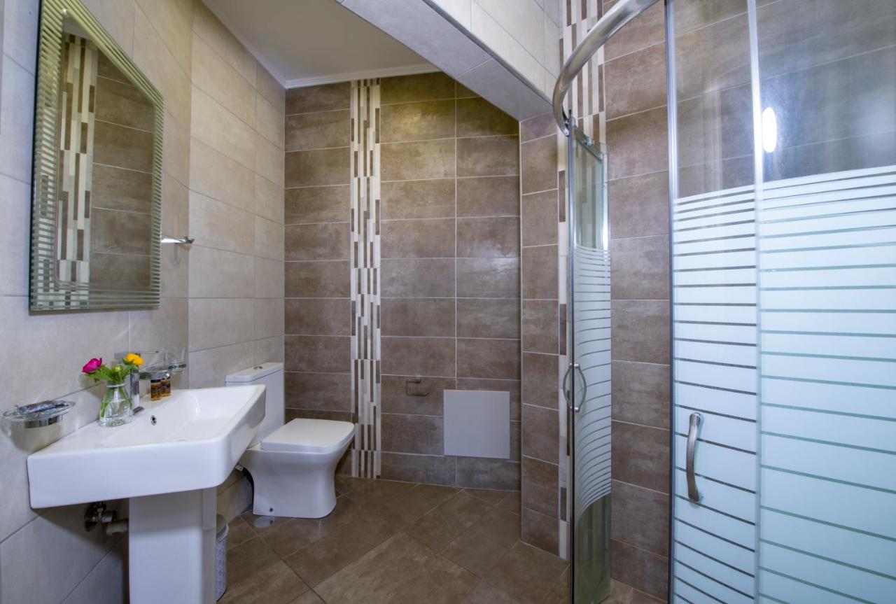 Stoa Suites Chania Chrissi Akti Chania Exterior foto