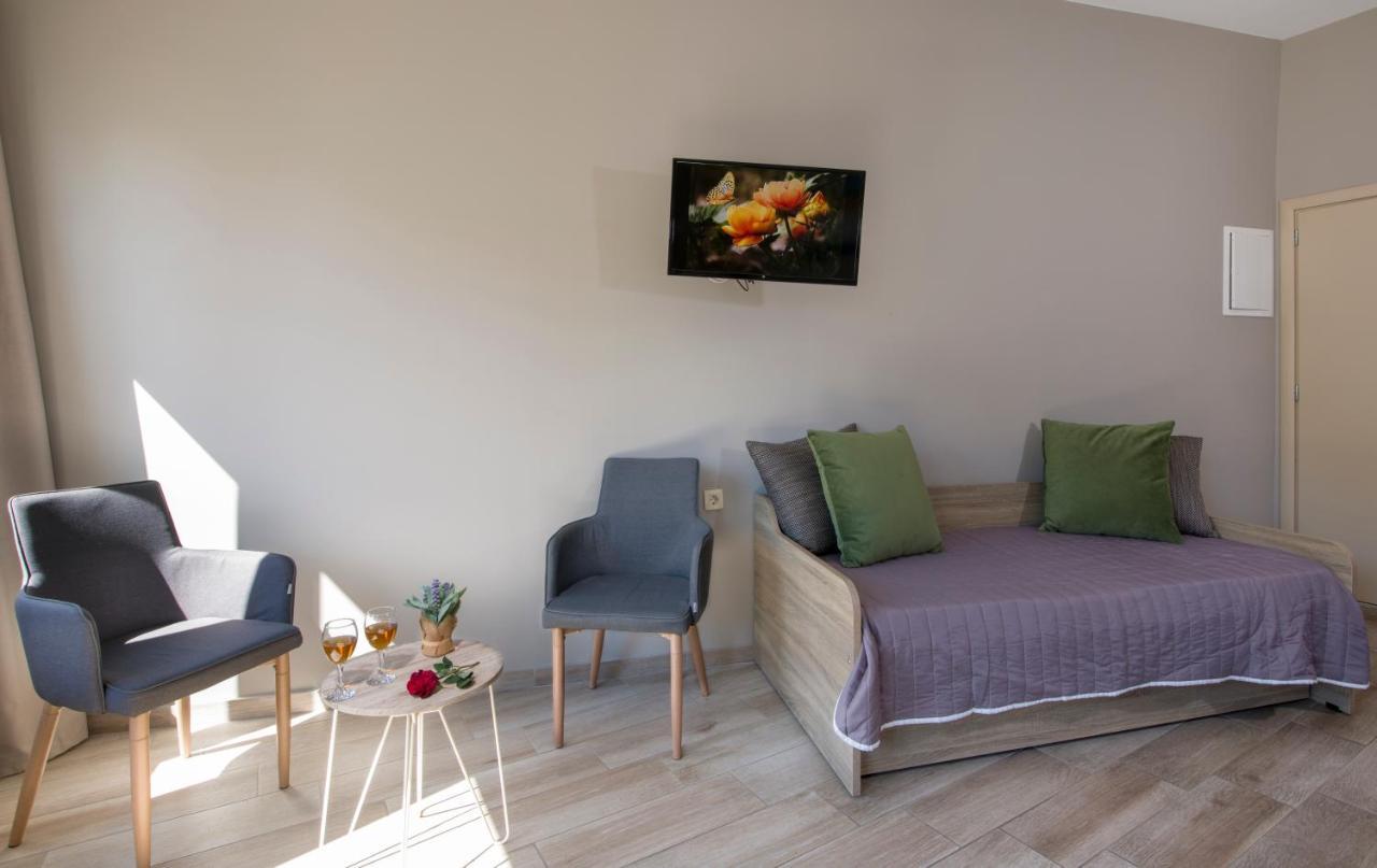 Stoa Suites Chania Chrissi Akti Chania Exterior foto
